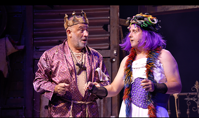 Bir Baba Hamlet 600. oyunuyla Harbiye’de