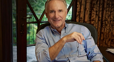 Ertuğrul Özkök, Dan Brown ile röportaj yaptı: Sırların Sırrı romanının bilinmeyenleri ortaya çıktı