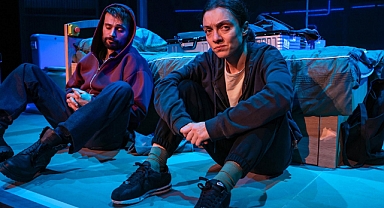 Merve Dizdar'lı İnsanlar Mekanlar Nesneler yeni sezona başlıyor