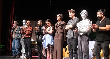 Aslı Bekiroğlu ve Tolga Güleç başrolde: Sil Baştan modern ilişkilere ayna tutuyor