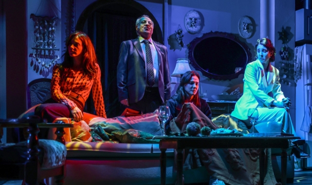 Çağan Irmak'ın ilk tiyatro oyunu Palamut Zamanı prömiyer yaptı