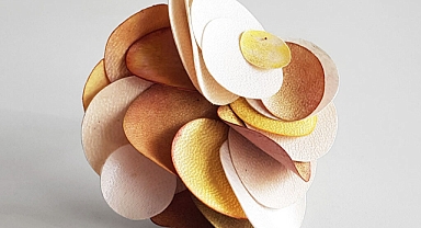 Çağdaş mücevher bienal sahnesinde: Çağdaş Takıdan Yansımalar sergisi Galeri Santim'de