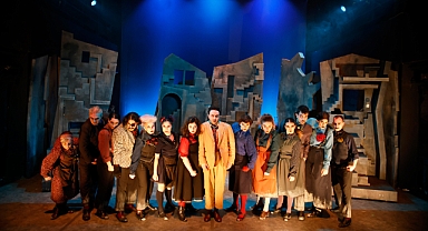 Gergedanlar AKM sahnesinde: İnsan olmak üzerine zamansız bir sorgulama