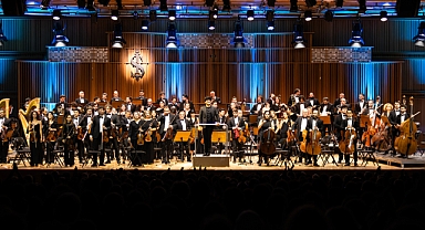 İş Sanat 26. sezonunu Pablo Ferrández ve Tekfen Filarmoni konseriyle açtı