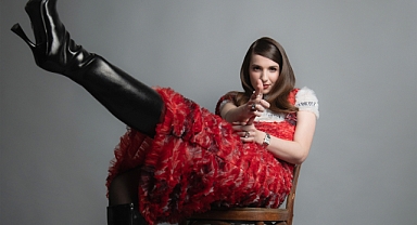 Maya Perest’ten sarkastik bir rock parçası: Arkadaşlarım