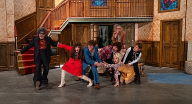 Oyunun Oyunu sahneye çıkıyor: Tiyatro kendi kaosunu anlatıyor