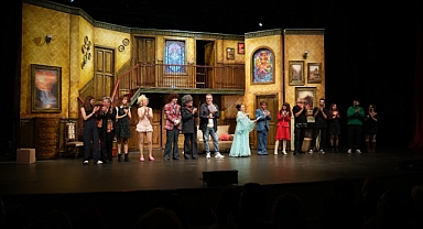 Oyunun Oyunu sezona hareketli bir prömiyerle giriş yaptı