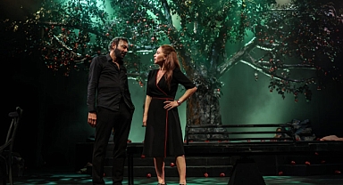 Aşk Biter mi? oyunu 50. temsilini kutladı