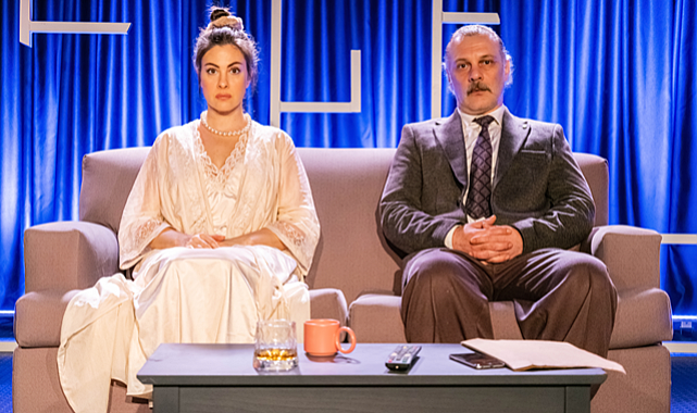 Çok Önemli Bir Haber Baba Sahne’de prömiyer yapıyor