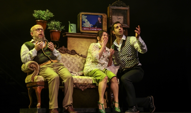 Güneşin Oğlu sahneye taşındı: Onur Ünlü imzalı kült hikâye ilk kez seyirciyle buluştu