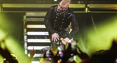 İstanbul arenasında endüstriyel gece: Till Lindemann'dan 19 şarkılık sert performans