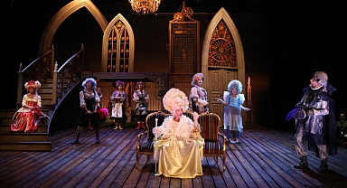 İstanbul Şehir Tiyatroları yeni yıla 14 oyunluk yoğun programla giriyor