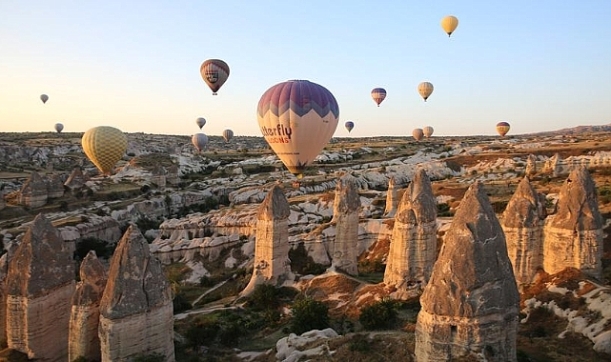 Kapadokya’da yeni bir bienal: Doğum temasıyla beş ay sürecek