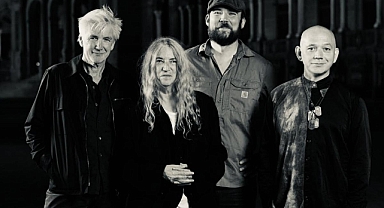 Patti Smith, uzun bir aradan sonra İstanbul sahnesine dönüyor