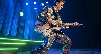 Rock’n roll İstanbul’a dönüyor: Chris Isaak 2026 yazında sahne alacak