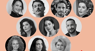 Tek temsil, tek oyuncu, tek An: Beyaz Tavşan Kırmızı Tavşan sahnede