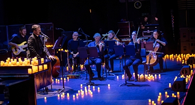 Twilight serisinin ilk filmi, 20. yılında bin mum ışığında sahneye taşınıyor