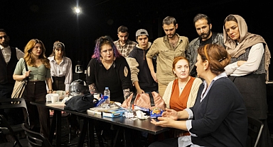 7 Dakika oyunu dayanışma temsilleriyle farklı mekânlara taşınıyor