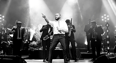 Berkay, Evdeyiz Dede turnesinin İstanbul ayağını Maslak’ta başlattı