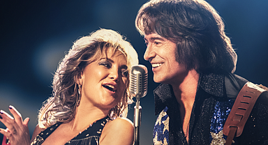 Hugh Jackman ve Kate Hudson’lı Kalpten Söylenen Bir Şarkı'dan afiş yayınlandı