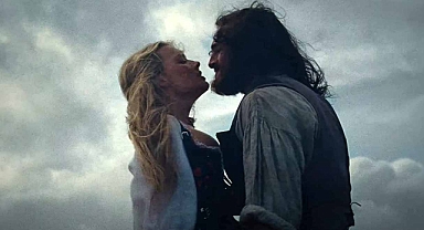 Margot Robbie’den çılgın ev partili ön gösterim: Uğultulu Tepeler vizyona girmeden olay oldu