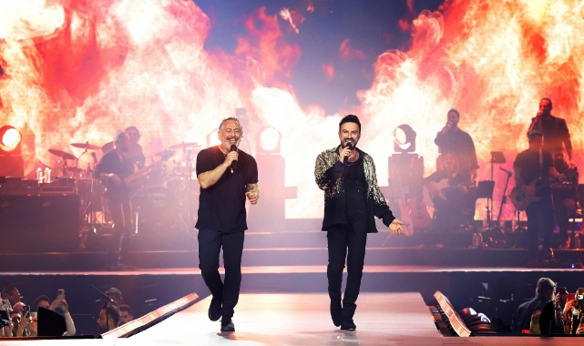 Tarkan konserinde sürpriz anlar: Cem Yılmaz’dan Kuzu Kuzu düeti