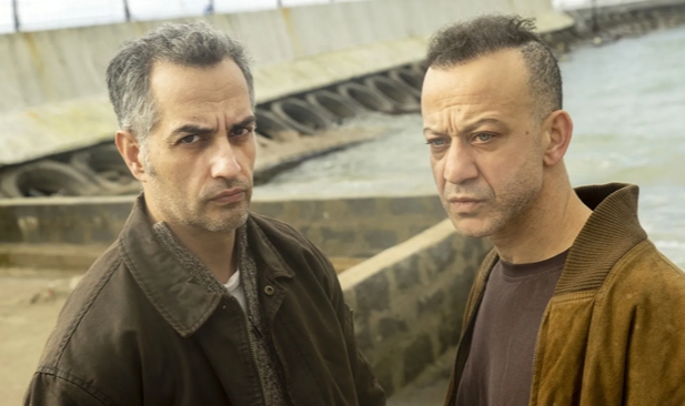 Ayrı düşen iki kardeşin hikâyesi sahneye taşınıyor: Sürüklenmiş