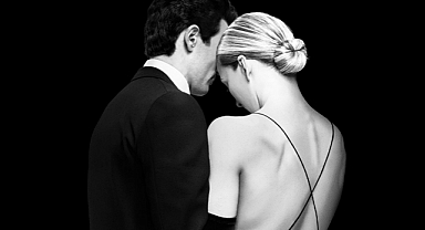 Kennedy soyadının gölgesinde bir aşk: John F. Kennedy Jr. ve Carolyn Bessette’in aşkı dizi oluyor