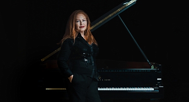 Mehveş Emeç, Biraz Hüzün Biraz Neşe konseriyle Süreyya Operası’nda