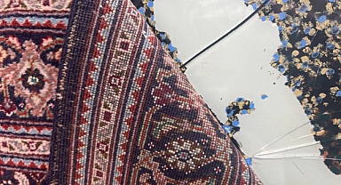 Payam Latifi’den halı ve cam üzerinden bir yüzleşme alanı