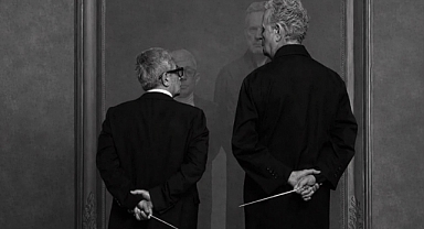 Sanat dünyasının tarihi çatışması sahneye taşınıyor: Okan Bayülgen Devlerin Savaşı'nda