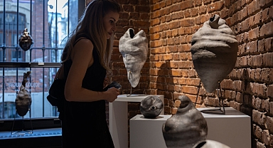 Seramik sanatçısı Esra Uyman’dan Boşluğun Kabukları sergisi