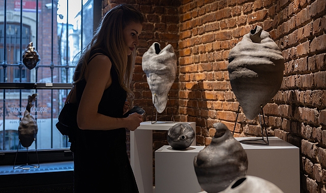 Seramik sanatçısı Esra Uyman’dan Boşluğun Kabukları sergisi