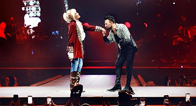 Tarkan konserinde sürpriz buluşması: Ajda Pekkan aynı sahnedeydi