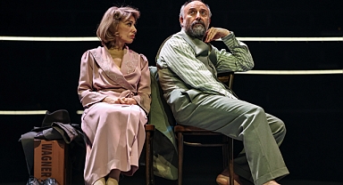 Halit Ergenç ve Zerrin Tekindor’lu Satıcının Ölümü İstanbul’da ilk kez sahnelendi