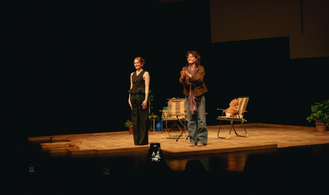 Tülin Özen ve Nilperi Şahinkaya başrolde: Ballı Süt prömiyer yaptı