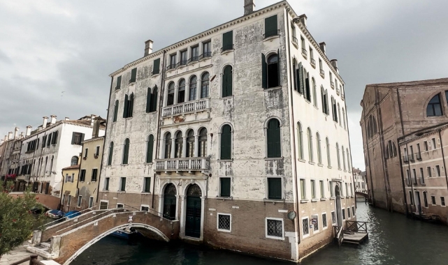 Ahmet Güneştekin Venedik’te: Sessizlik sergisi Tarihî Palazzo Gradenigo’da açılıyor