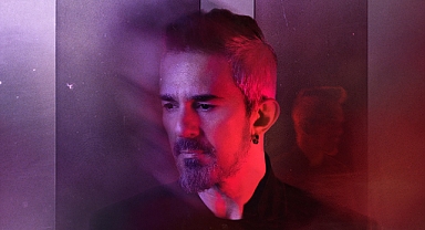 Koray Candemir’den yeni albüm: Kendine Uzak sahneyle buluşuyor