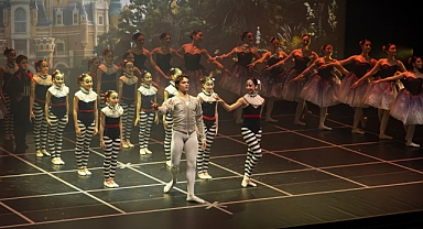 SWANS – Kuğu Gölü ilk kez sahnelendi: genç dansçılar modern yorumla izleyici karşısına çıktı