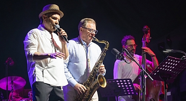 Akra Caz Festivali Kenan Doğulu konseriyle başladı