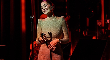 Bergüzar Korel’den anı ve müzik odaklı performans
