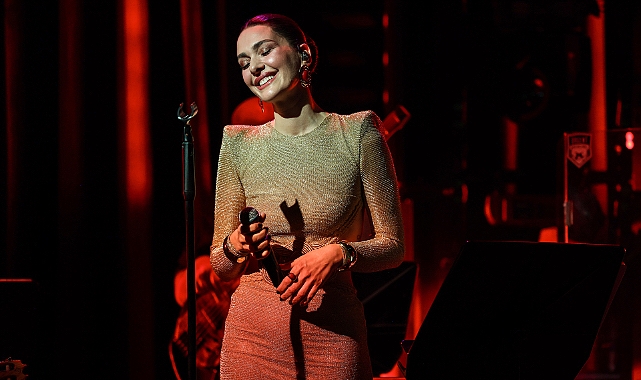 Bergüzar Korel’den anı ve müzik odaklı performans
