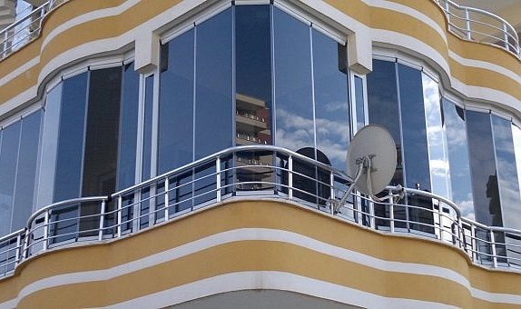 Cam Balkon Bakımı ve Kış Hazırlığı: Antalya İçin Mevsimsel Rehber