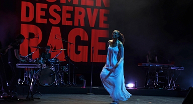 Imany: Bir kadın ayağa kalktığında bunu hem kendisi hem de herkes için yapar