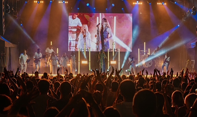 Joss Stone, Antalya Akra Caz Festivali’nde Sahne Aldı