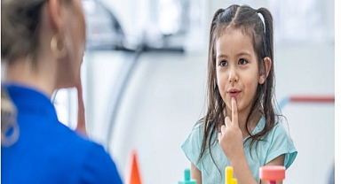 Konuşma Gecikmesi Olan Çocuklarda Uzman Değerlendirmesinin Önemi 