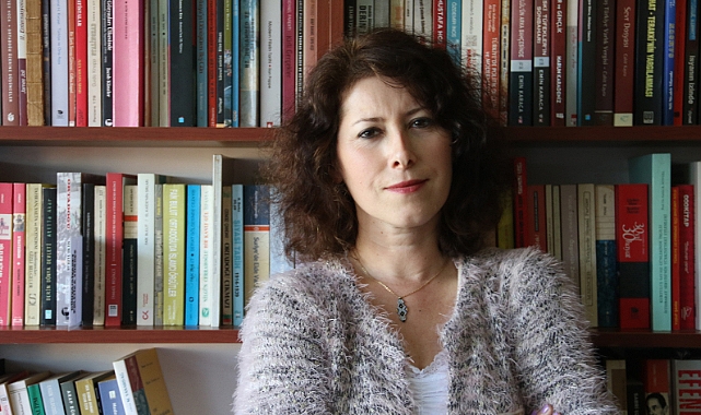 Nilay Özer’e Oğuz Tansel Şiir Ödülü