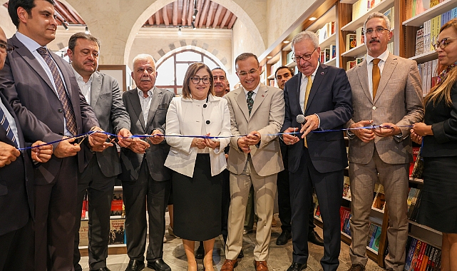 İş Bankası Kültür Yayınları'nın 31'inci kitabevi Gaziantep'te açıldı