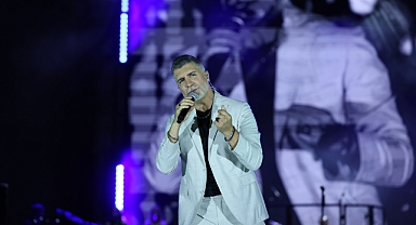 Özcan Deniz, Konya Kültür Yolu Festivali'nde sahne aldı