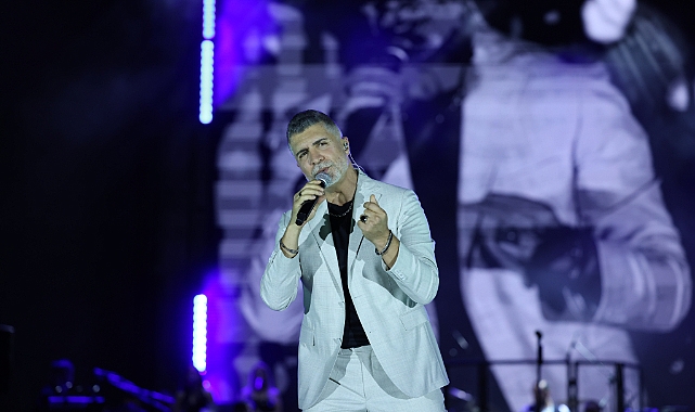Özcan Deniz, Konya Kültür Yolu Festivali'nde sahne aldı